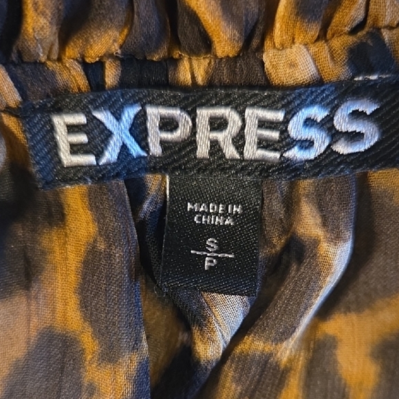 Express Leopard Print Ruffle Blouse - Picture 4 of 4